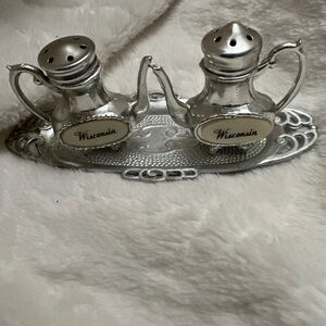 Pair Wisconsin novelty tea pot salt and pepper shakers with tray Made In Japan